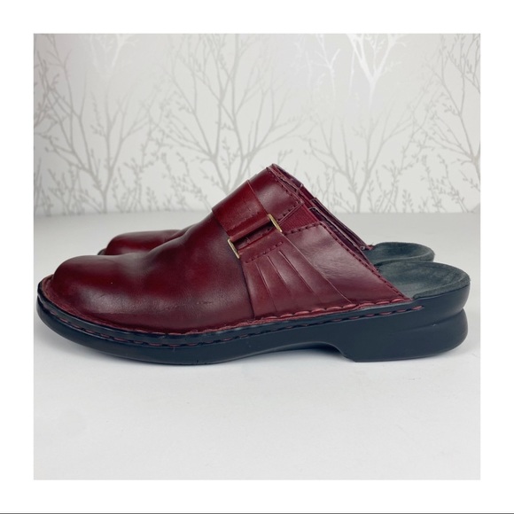 CLARKS Burgundy Red Leather Upper Stretch Buckle Mules 9 Slip-On Comfort - Picture 4 of 12